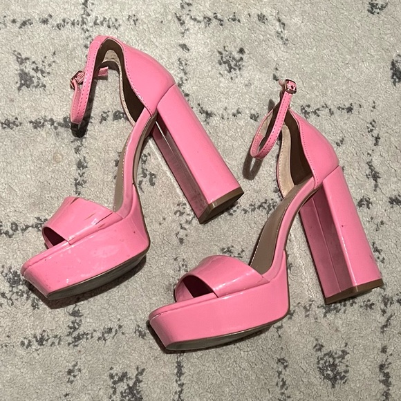 DONATED - Picture 1 of 4